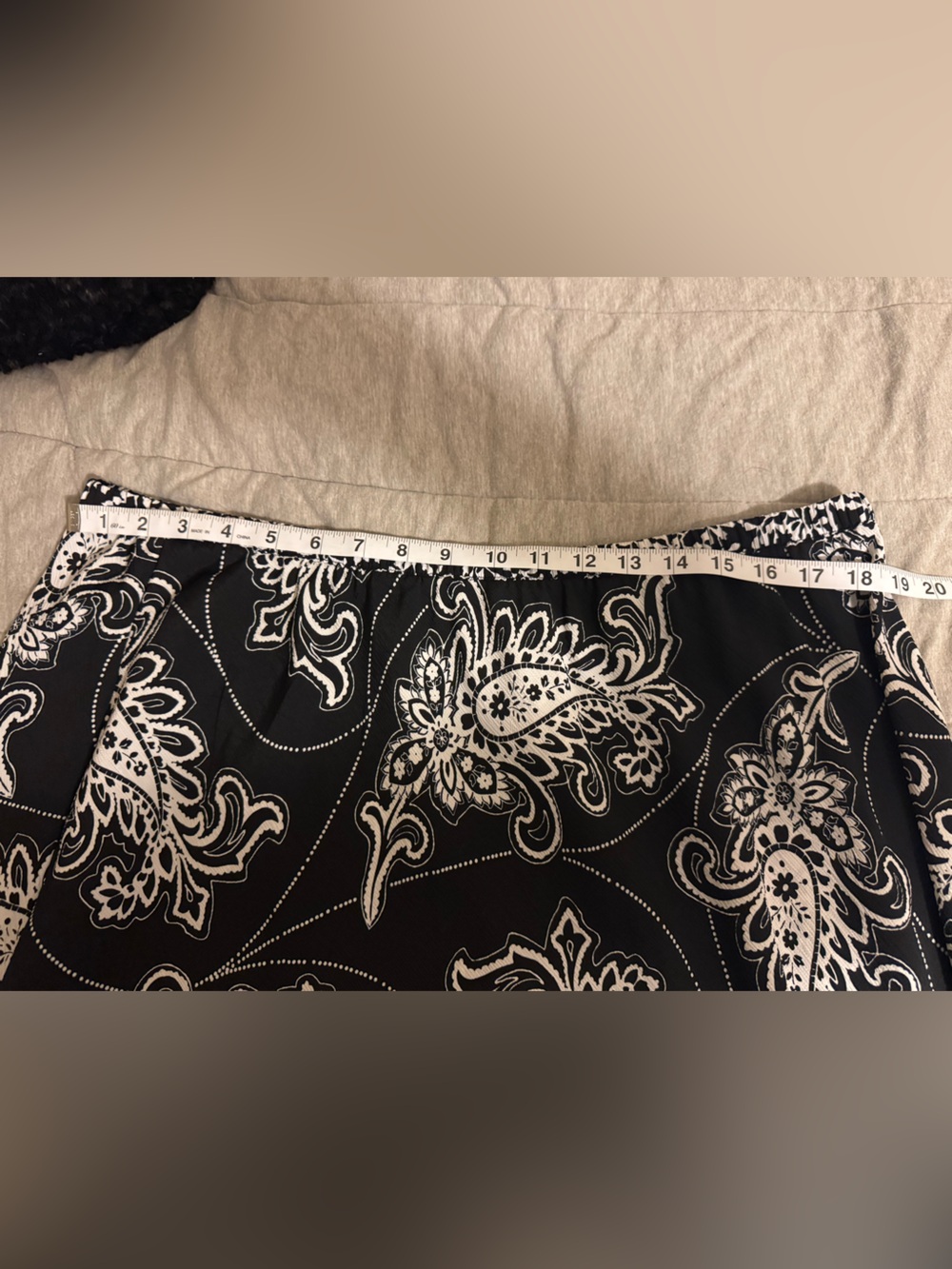 Alfred Dunner Black White Paisley Tiered Pull-On Skirt Women’s Size 20 - Picture 4 of 6